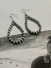 Load image into Gallery viewer, The Bellevue Earrings