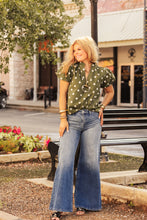 Load image into Gallery viewer, The Clover Dot Top