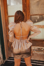 Load image into Gallery viewer, The Foxy Top