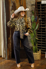 Load image into Gallery viewer, The Clive Barrel Jeans