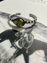 Load image into Gallery viewer, The Utopia Cuff