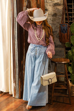 Load image into Gallery viewer, The Don’t Fence Me In Pants in Light Wash