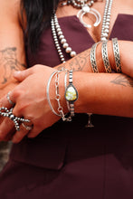 Load image into Gallery viewer, The Utopia Cuff