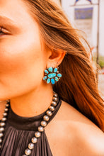 Load image into Gallery viewer, The Wyoming Cluster Earrings
