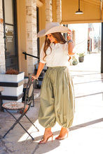 Load image into Gallery viewer, The Wade Bottoms