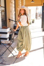 Load image into Gallery viewer, The Wade Bottoms