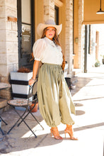 Load image into Gallery viewer, The Wade Bottoms