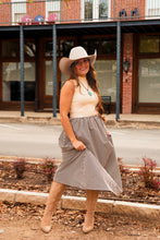 Load image into Gallery viewer, The Heartwell Maxi Dress