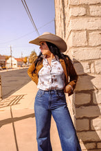 Load image into Gallery viewer, The Saddleback Suede Jacket