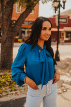 Load image into Gallery viewer, The Jagger Top in Teal
