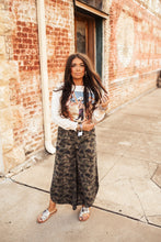 Load image into Gallery viewer, The Hideaway Jeans
