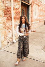 Load image into Gallery viewer, The Hideaway Jeans
