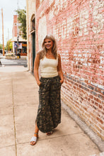 Load image into Gallery viewer, The Hideaway Jeans
