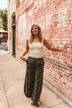 Load image into Gallery viewer, The Hideaway Jeans
