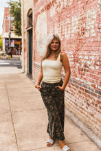 Load image into Gallery viewer, The Hideaway Jeans
