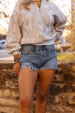 Load image into Gallery viewer, The City Sleek Shorts
