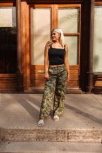 Load image into Gallery viewer, The Muncie Cami Top in Black
