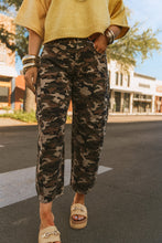 Load image into Gallery viewer, The Zita Barrel Jeans
