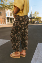 Load image into Gallery viewer, The Zita Barrel Jeans
