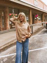 Load image into Gallery viewer, The Teagan Top in Peach Gold
