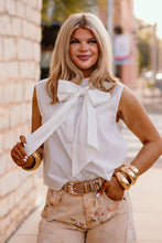 Load image into Gallery viewer, The Fifth Avenue Bow Top
