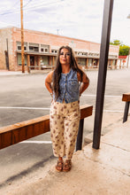 Load image into Gallery viewer, The Dakota Denim Vest
