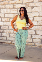 Load image into Gallery viewer, The Braun Jeans
