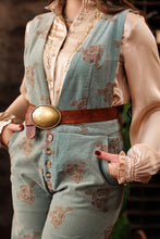 Load image into Gallery viewer, Western Oval Buckle Belt
