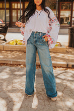 Load image into Gallery viewer, The Brantley Top in White
