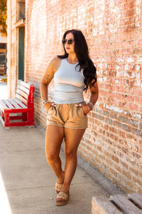The Birdie Shorts in Taupe