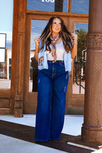 Load image into Gallery viewer, The Halyn Cardigan in Blue
