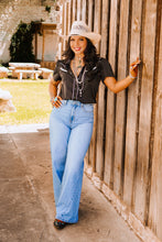 Load image into Gallery viewer, The Shorty Top in Black
