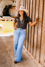 Load image into Gallery viewer, The Shorty Top in Black
