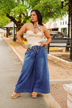Load image into Gallery viewer, The Waylon Wide Leg Jeans
