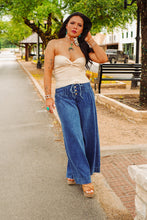 Load image into Gallery viewer, The Waylon Wide Leg Jeans
