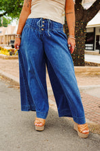Load image into Gallery viewer, The Waylon Wide Leg Jeans
