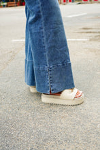 Load image into Gallery viewer, The Dolly Jeans
