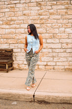 Load image into Gallery viewer, The Buck Camo Pants
