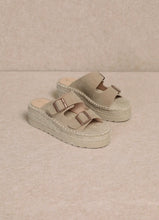 Load image into Gallery viewer, The Hazel Platform Sandals
