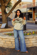 Load image into Gallery viewer, The Prairie Pond Darling in Cream
