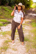 Load image into Gallery viewer, The Shorty Top in Ivory
