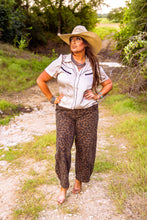 Load image into Gallery viewer, The Shorty Top in Ivory
