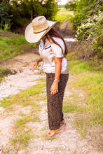 Load image into Gallery viewer, The Shorty Top in Ivory
