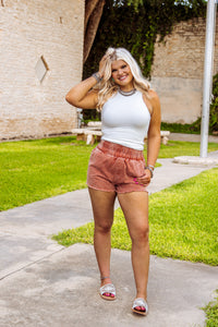 The Birdie Shorts in Rust