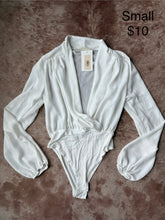 Load image into Gallery viewer, SALE 53. White Bodysuit / SZ SMALL
