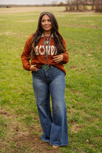 Load image into Gallery viewer, The Howdy Horseshoe Sweater
