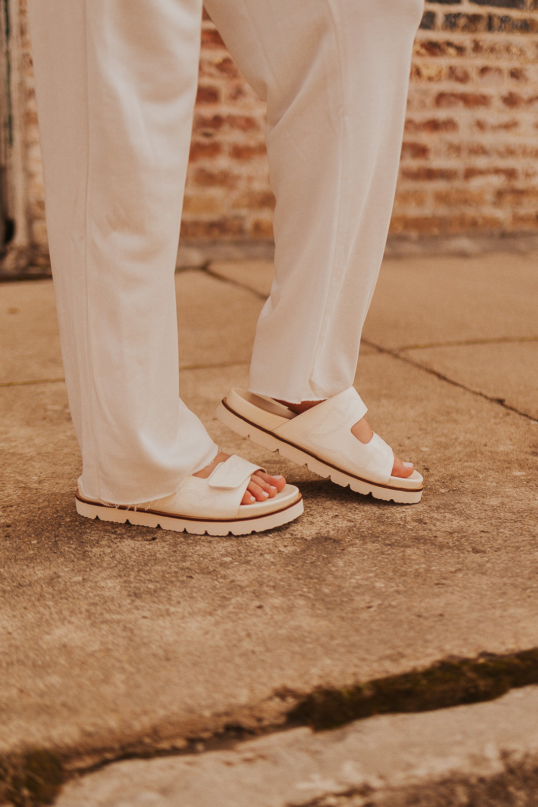 The Layla Slides in Cream