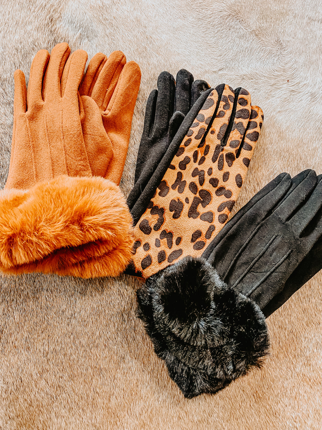 The Leopard Gloves